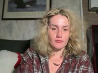 Hoi lieverdjes, ik ben een mooie rijpere vrouw , ik heb mooie lichaam , met lekker grote natuurlijke borsten en grote tepels , wil je me in gesprek komen , en mij  ook zin , dan verwacht ik jou , Tot binnenkort groetjes