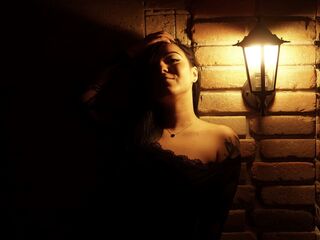 beautiful cam girl IzzaBellaNova