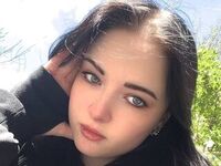 girl showing tits KiraBentley