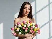 cam girl playing with vibrator KiraMae