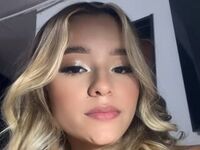 camwhore fingering pussy AaishaCollin