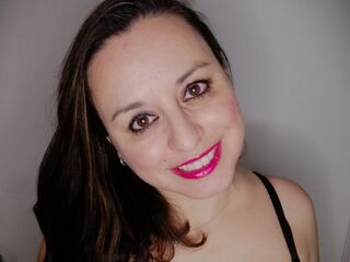 hot striptease webcam AdelaAlbaNatural