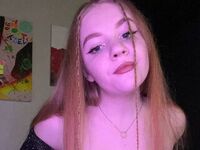 naked camgirl masturbating with vibrator AliceSmithen