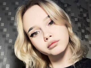 chatrubate cam girl AlmaLonabaugh