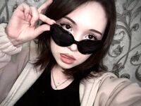 shaved pussy web cam AminaBaudoin