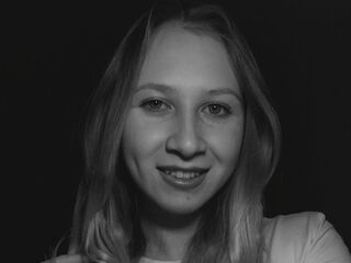 naughty cam girl masturbating with dildo BlanchTrotz