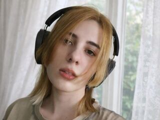 camgirl masturbating with vibrator CarlHanchett