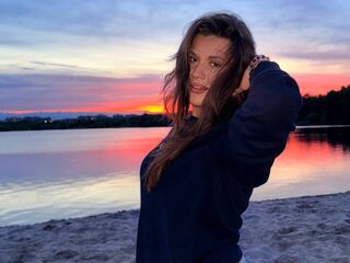free adult cam CarlyFelde