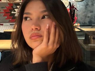 cam girl masturbating with dildo CelsaCoty