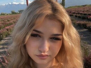 adult cam chat room CloudyFox