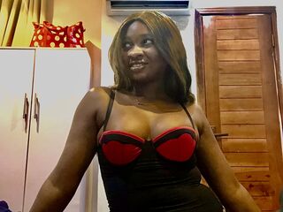 camslut topless DaniellaRosey