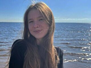 naked camgirl fingering pussy DarcelMele