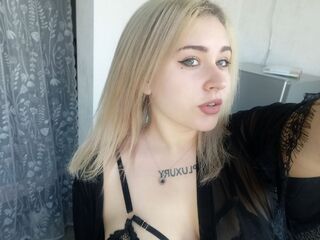 adult chatroom DinahSalimas
