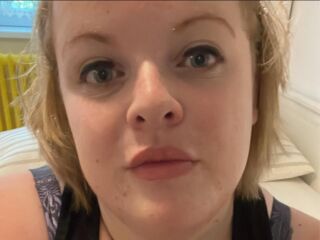 chatrubate cam girl EllaConway