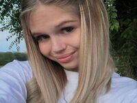 masturbating webcamgirl EricaVon