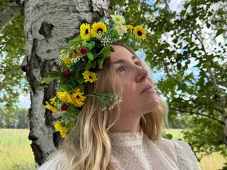 topless camgirl EstaCutchin