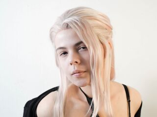 naughty cam girl fingering pussy EvaLaren