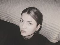 topless cam girl GenaBaillargeon