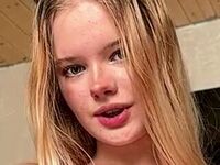 naked cam girl masturbating with sextoy JeannettaCeraos
