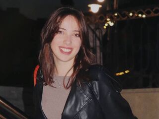 camgirl fingering shaved pussy JovanRahimi