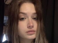 camwhore fingering shaved pussy JulieannGomaz