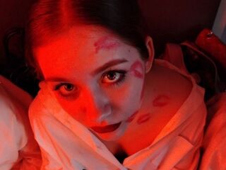 camgirl playing with vibrator JuneGutierrez