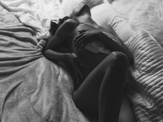 camwhore shaved pussy KhloeKerry