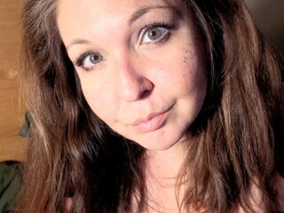 naked camgirl masturbating with vibrator KristyJinx
