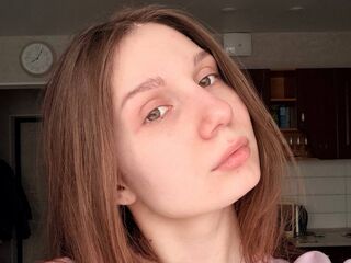 camgirl showing pussy LaraVenn