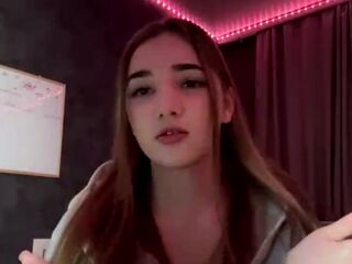 free live chatroom LaurynKendell