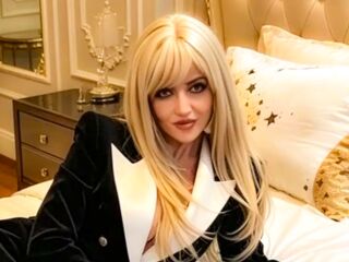 naked girl with webcam masturbating LexieSellene