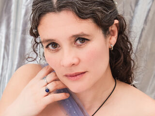 closeup cam LiaResvolt