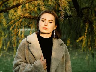 hot webcam slut LinnDegnan