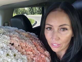 masturbating webcam girl LipaWild