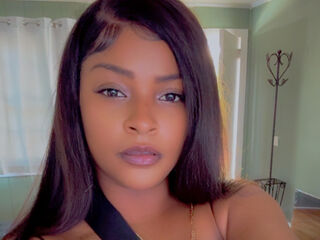 naughty camgirl fingering pussy Liyyah