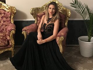 cam girl masturbating with sextoy LovelyMaia
