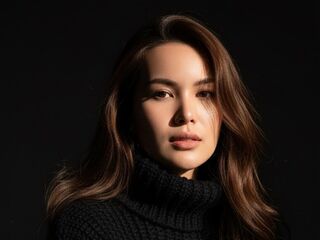 camslut topless MaliaPokita