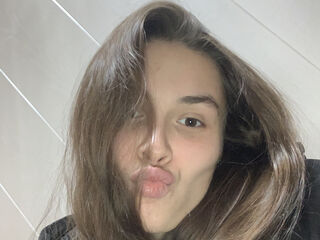 naughty cam girl masturbating with dildo MarissaFitzen