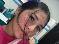 naughty camgirl fingering shaved pussy MiaMorett