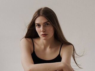 naked webcamgirl photo RebeccaMcqoggen