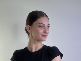 live chatroom SharikaWigington