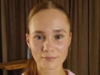naked girl with webcam masturbating SidneyGorenflo