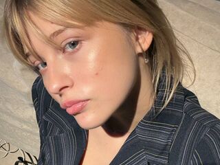 sexwebcam SoledadMadon