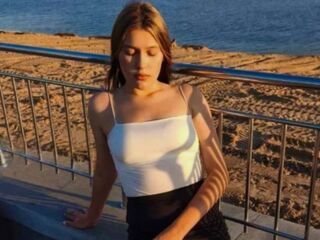 sexy webcam girl SuziBarringer